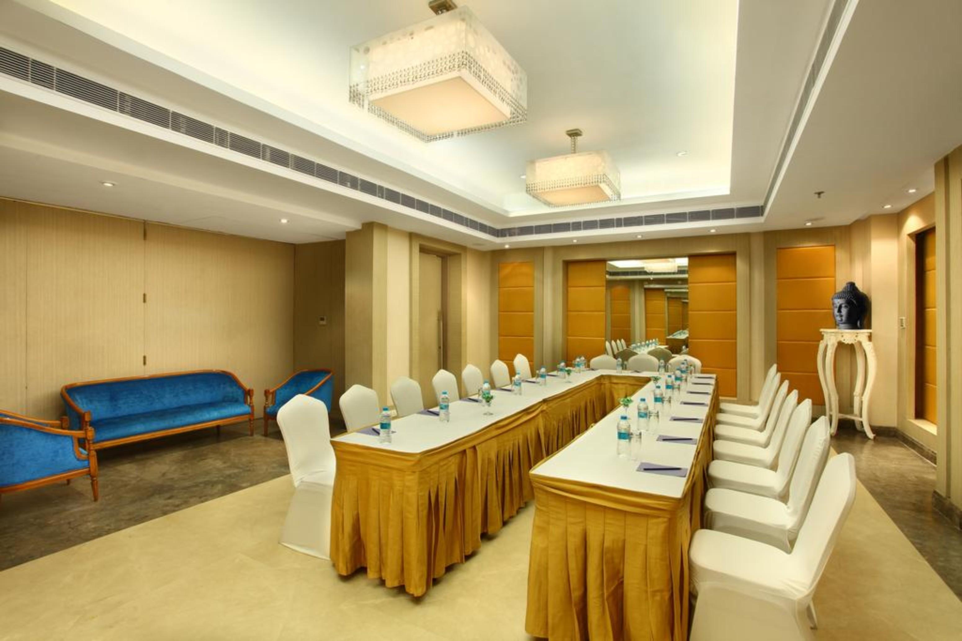 The Ashtan Sarovar Portico Yeni Delhi Dış mekan fotoğraf