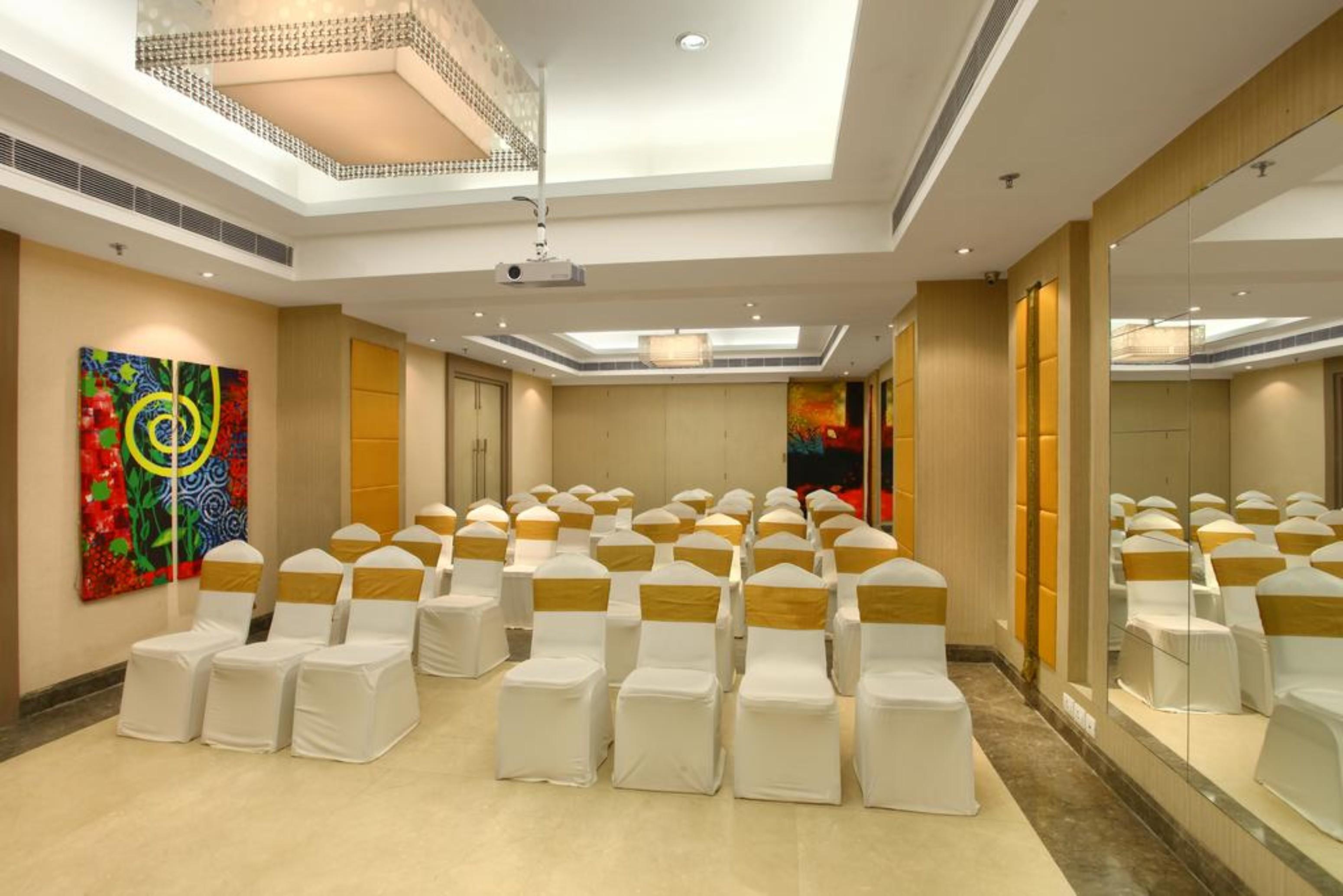 The Ashtan Sarovar Portico Yeni Delhi Dış mekan fotoğraf