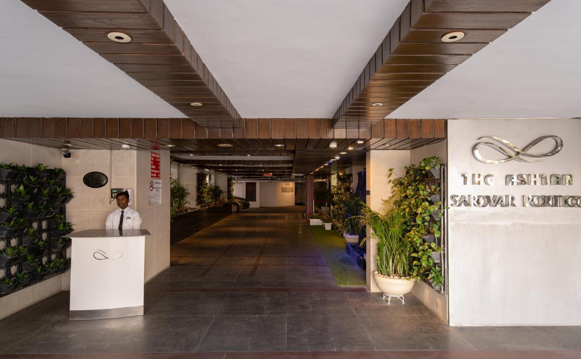 The Ashtan Sarovar Portico Yeni Delhi Dış mekan fotoğraf