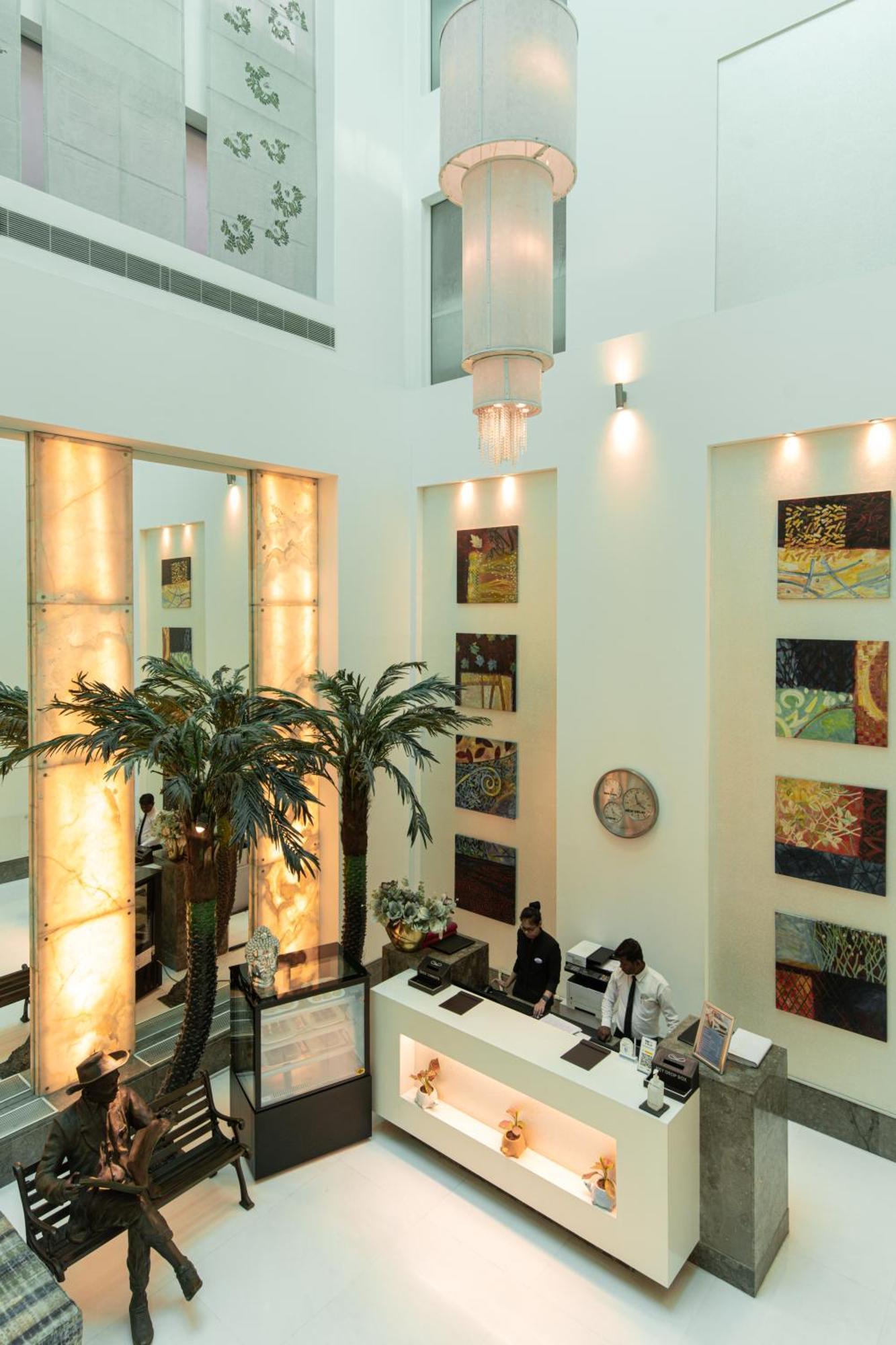 The Ashtan Sarovar Portico Yeni Delhi Dış mekan fotoğraf