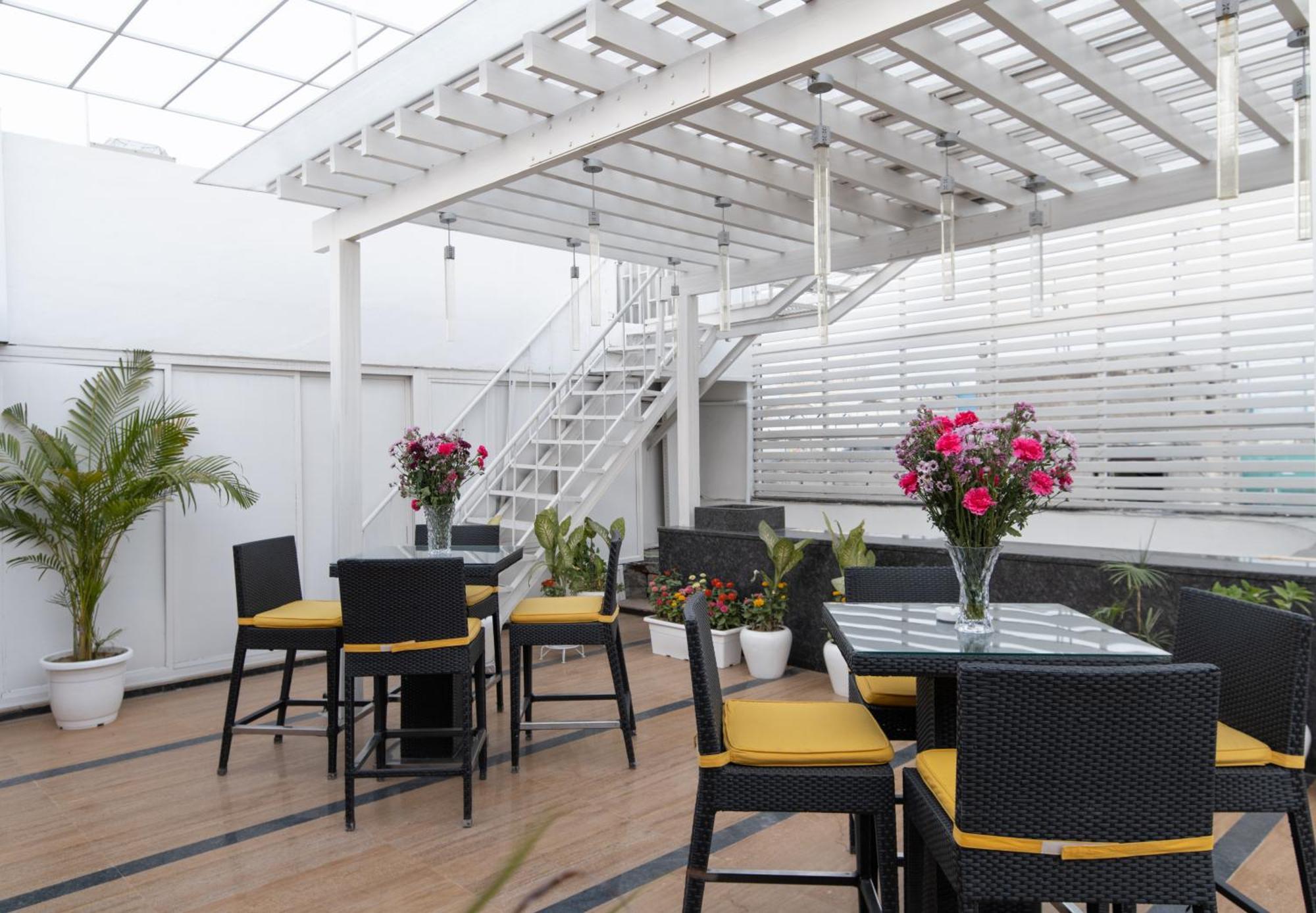 The Ashtan Sarovar Portico Yeni Delhi Dış mekan fotoğraf
